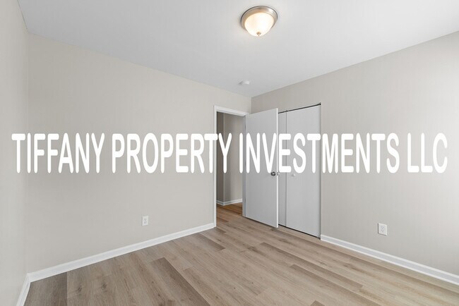 Building Photo - 446 Amhurst St SW