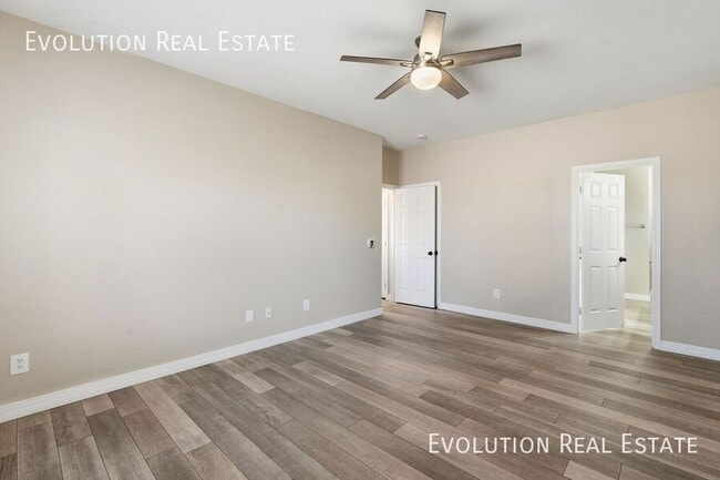 Building Photo - 3130 S 81st St