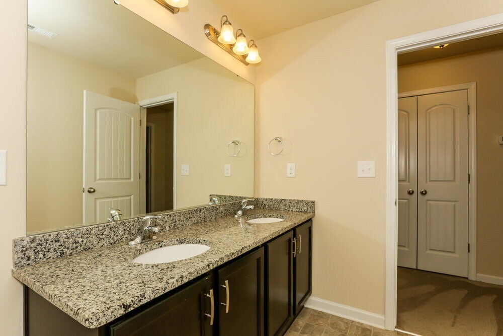 Building Photo - 434 Knothole Ln