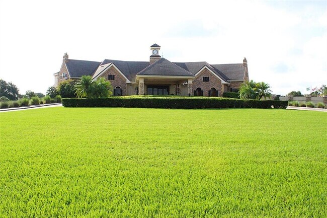 Building Photo - 8474 Kelsall Dr