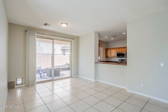 Building Photo - 13562 W Cypress St