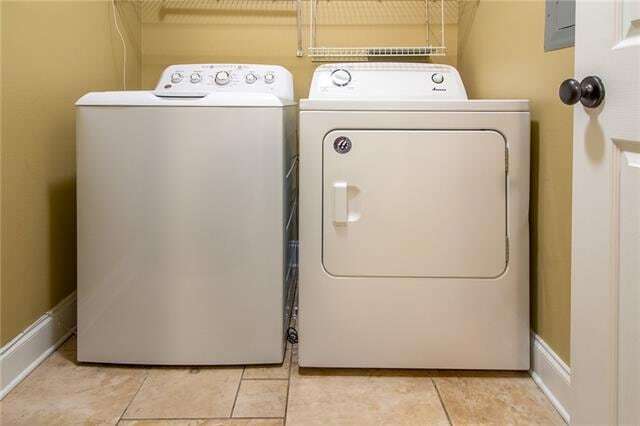 Building Photo - 1112 Windsor St