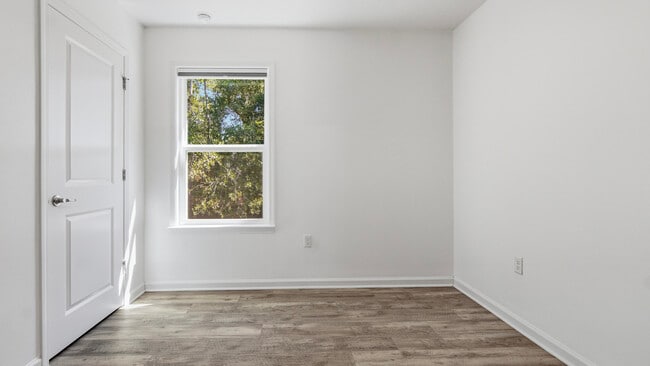 Building Photo - 1249 Martin Rd