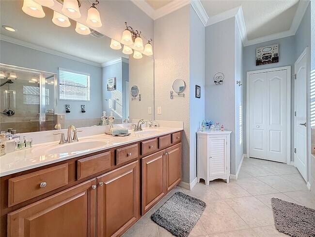 Building Photo - 6467 Willowshire Way