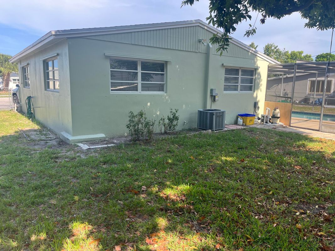 Building Photo - 9109 Bamboo Dr