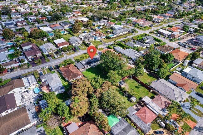 Building Photo - 6550 SW 27th St