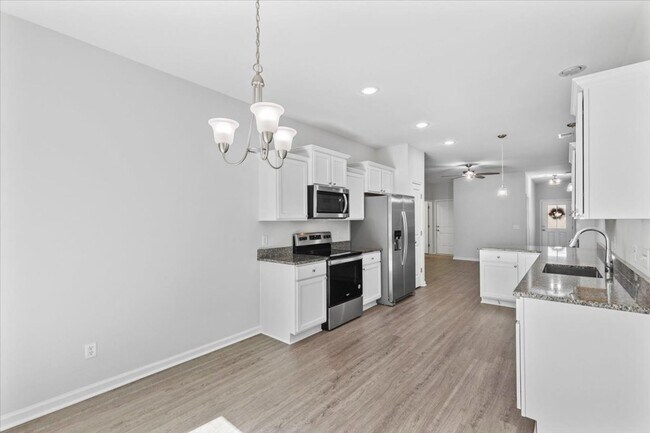 Building Photo - The Commons Stunning Townhome - 3 Bed 2.5 ...