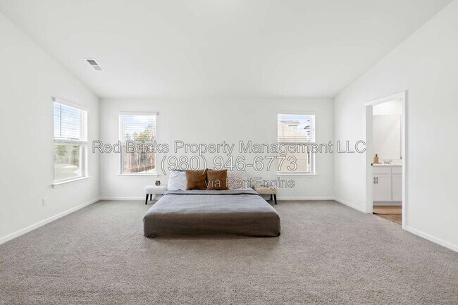 Building Photo - 10820 Tuff Ln