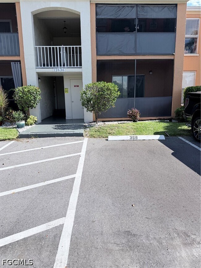 Building Photo - 12636 Kenwood Ln