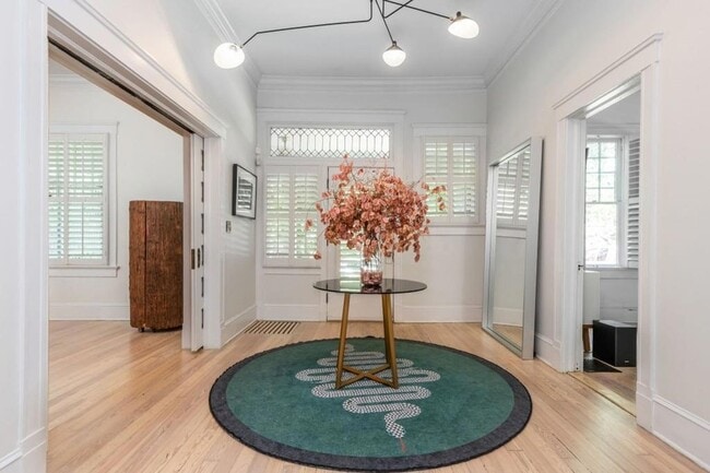 Building Photo - 242 Haralson Ave NE