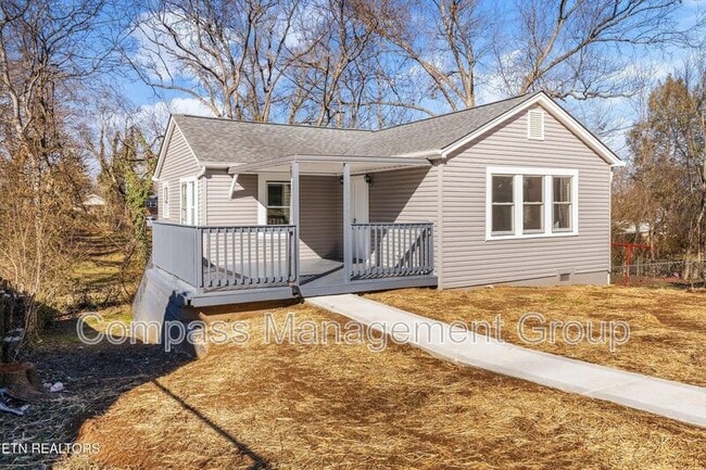 Building Photo - 3615 Lilac Ave