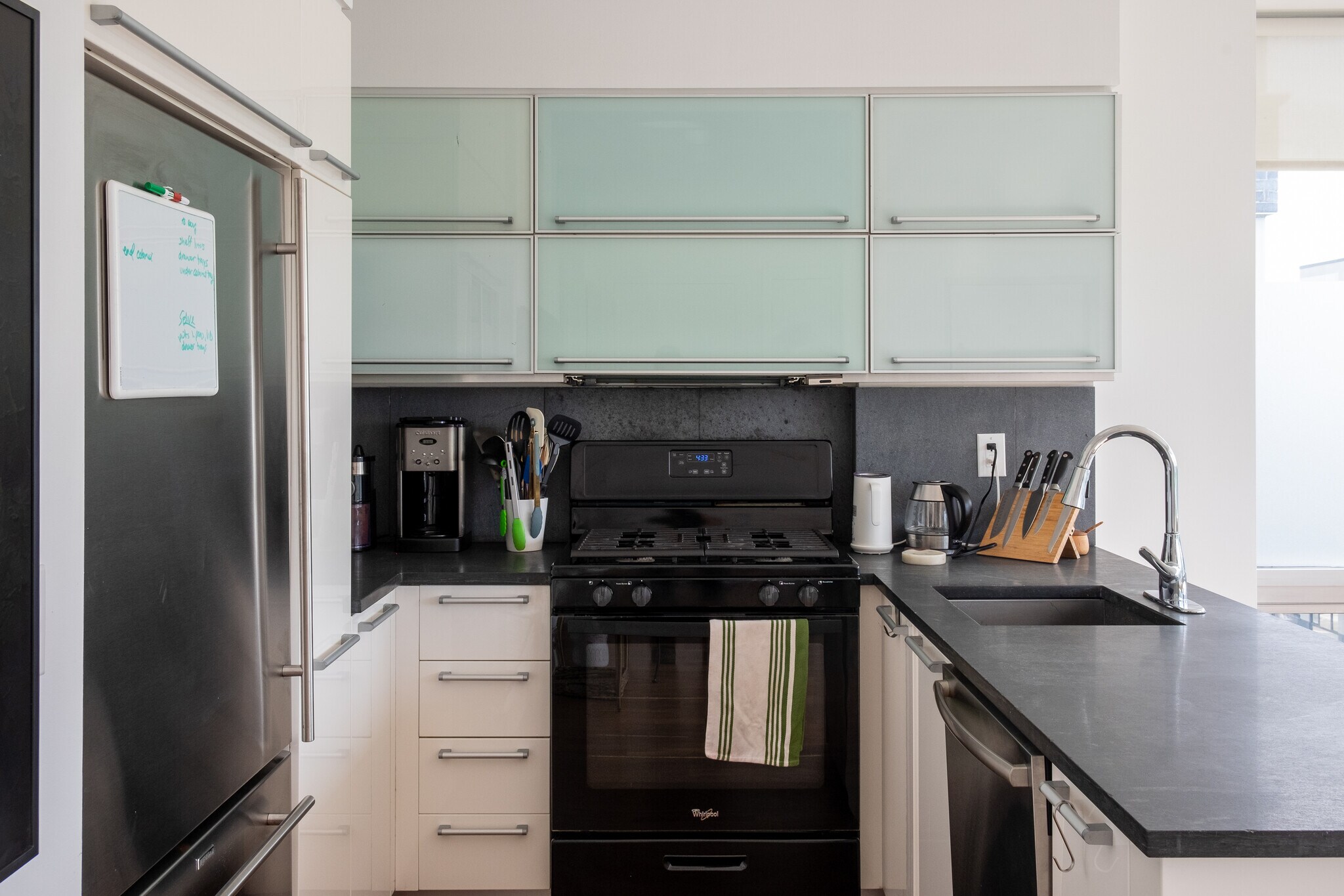 Building Photo - 36 Eckford St