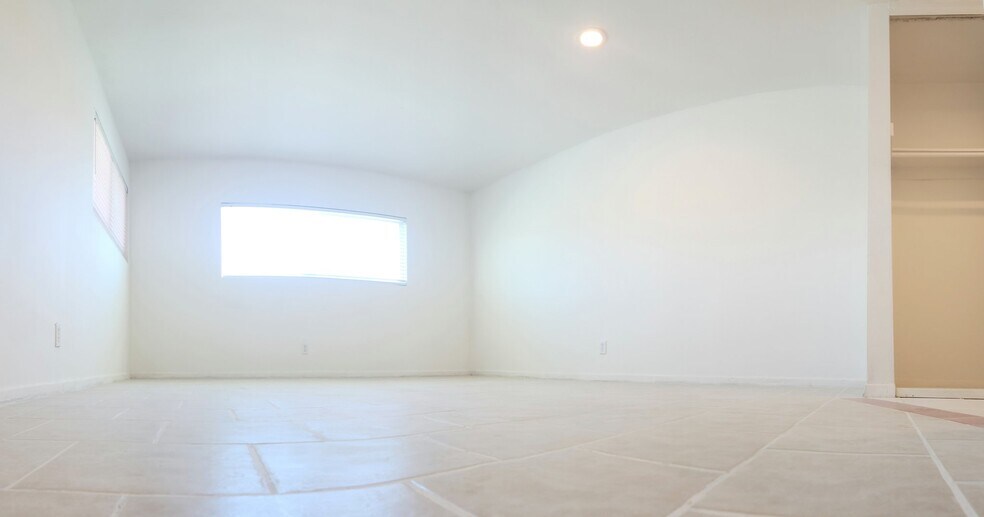 Building Photo - 8108 Langdon Ave