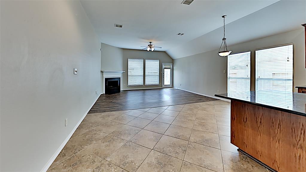 LIVING ROOM - 5623 Wagon Wheel Ln