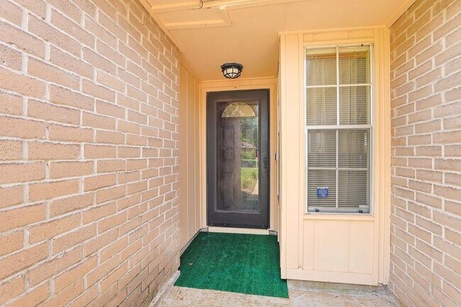 Building Photo - 8215 Summer Quail Dr