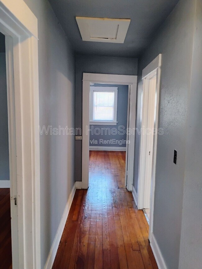 Building Photo - 159 W Locust St