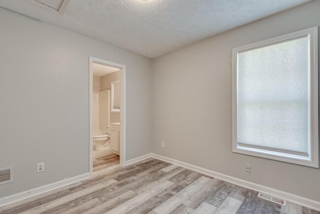 Building Photo - 3625 Palisade Park Dr