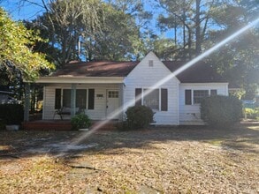 Building Photo - New Listing