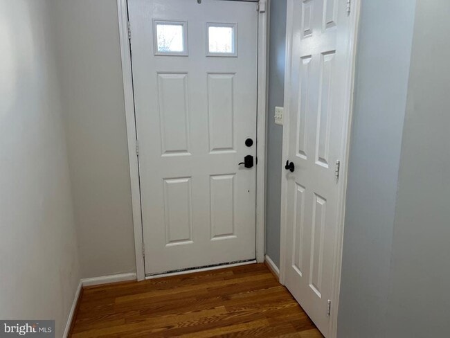 Building Photo - 5925 Kirkcaldy Ln