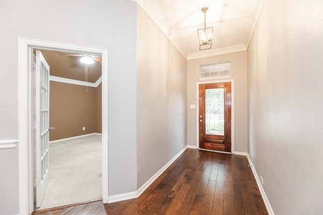 Building Photo - 8819 Rocky Knoll Ln