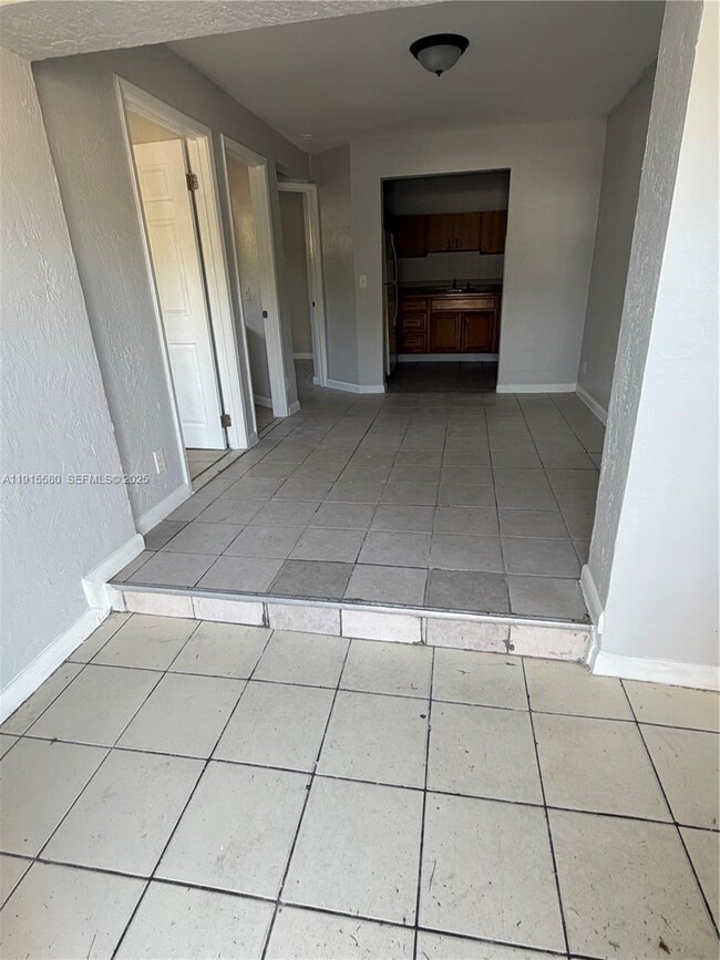 Building Photo - 626 NW 10th Terrace