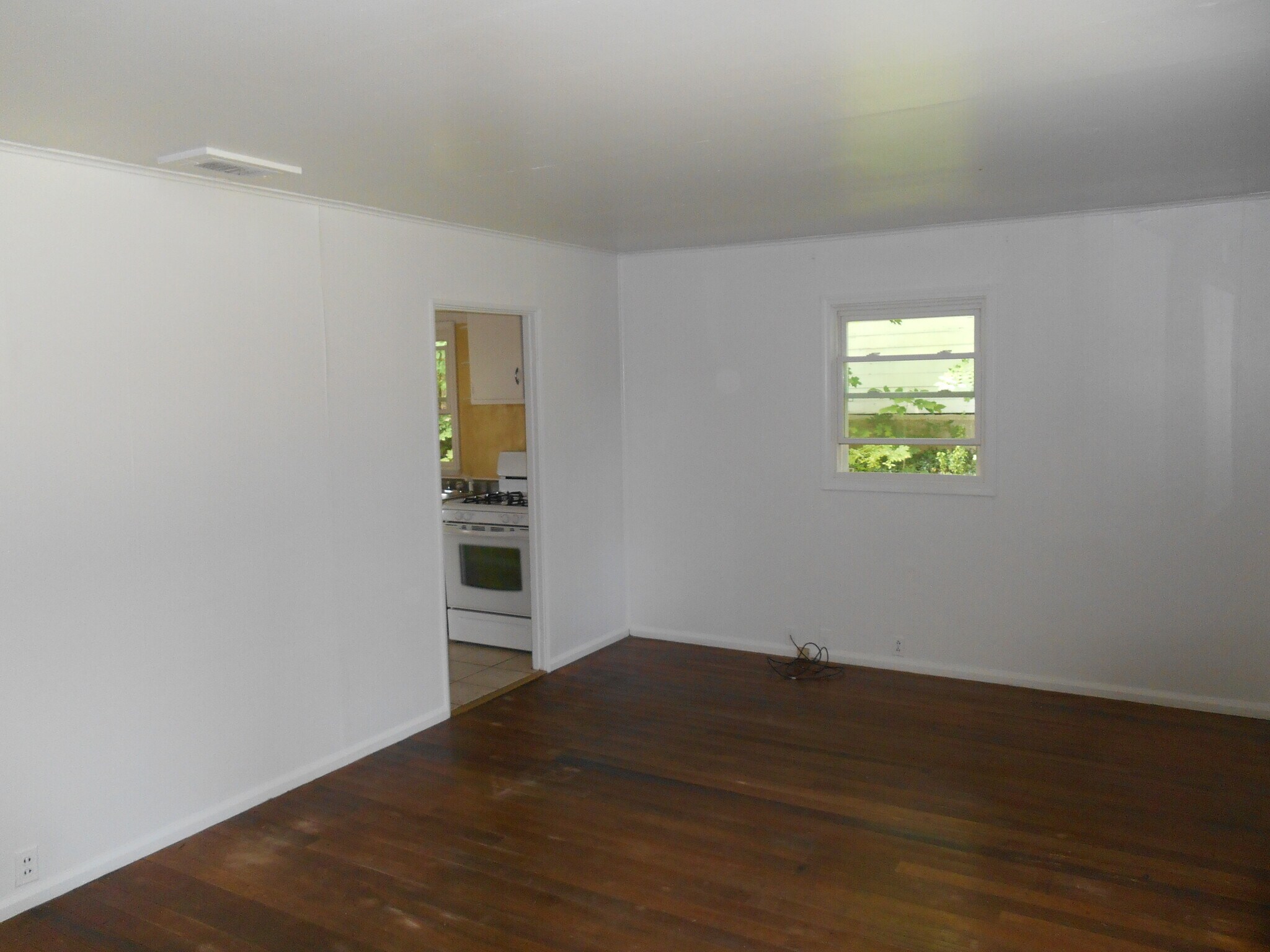 Building Photo - 813 S Mitchell St