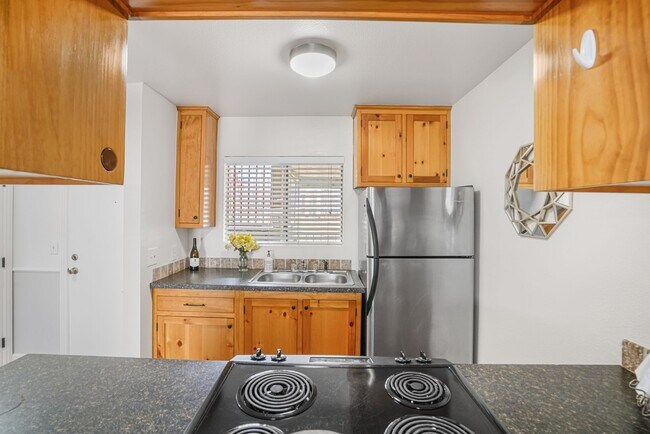 Building Photo - FOR RENT 1Br/1Ba 626 Sf Second Floor Condo...