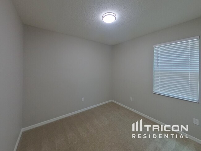 Building Photo - 10710 Southern Forest Dr