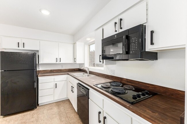 Building Photo - 6935 E 4th St