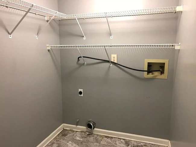 Building Photo - 680 Suwanee Lakes Cir