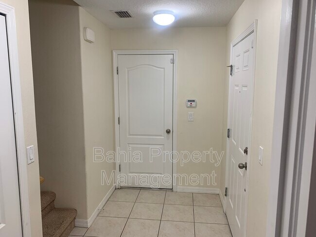 Building Photo - 2502 Lexington Oak Dr