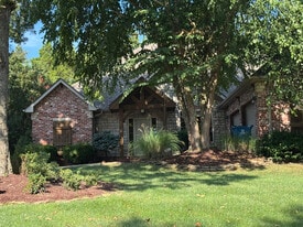 Building Photo - 166 Country Bluff Dr