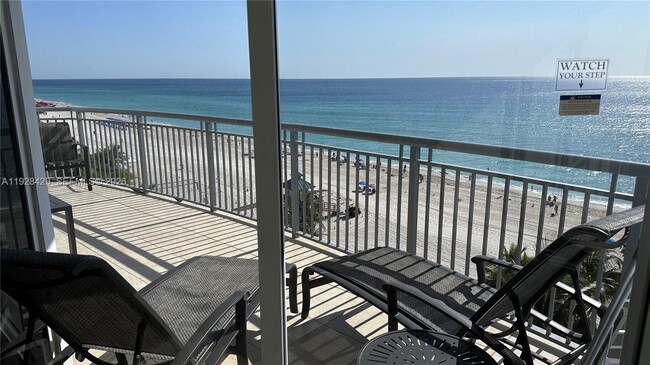 Building Photo - 17375 Collins Ave