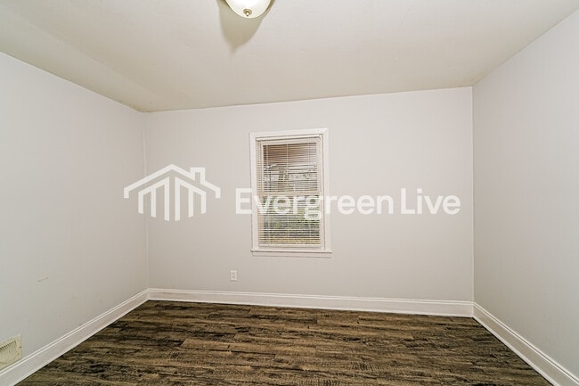 Building Photo - 113 Lawson Dr