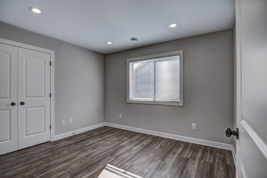 Building Photo - 1543 Charleston Dr