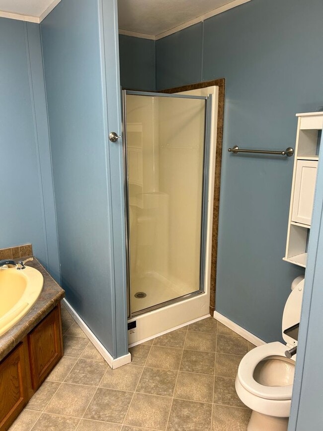 Building Photo - Spacious 4 Bedroom Home with Basement, Clo...