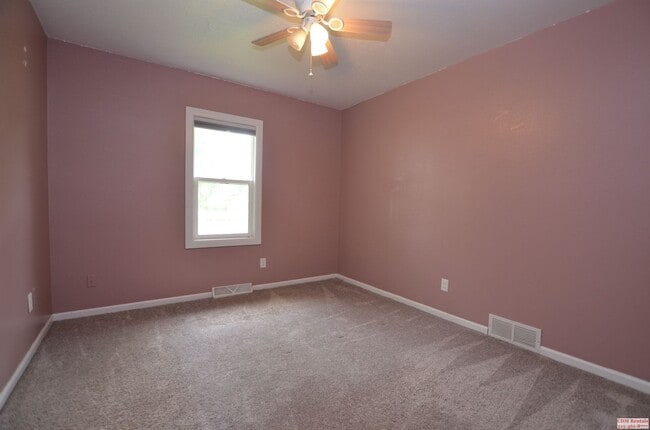 Building Photo - Cute DSM Ranch Home