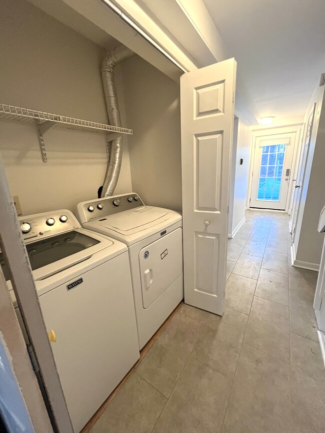 Building Photo - 41C White Farms Rd