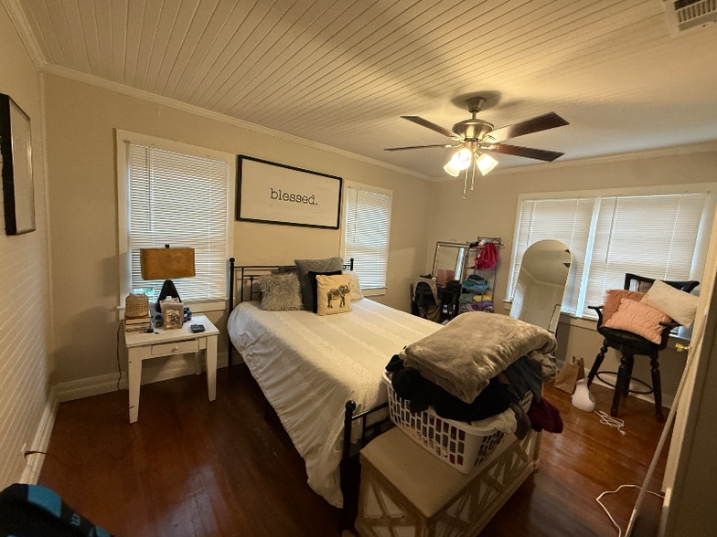 Building Photo - 1754 Poplar St