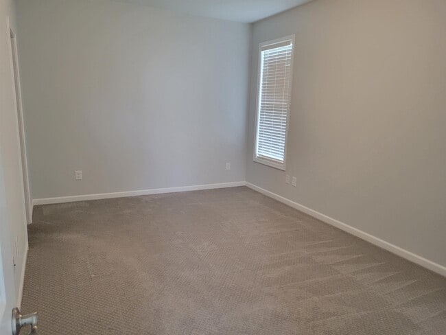 Building Photo - 214 Briarcliff Ct