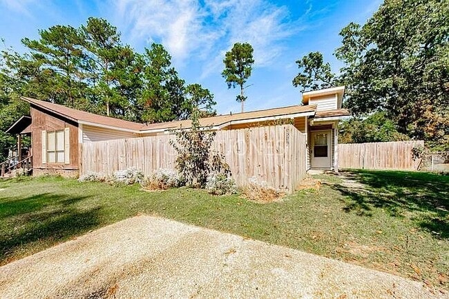 Primary Photo - 3536 Torbay Dr