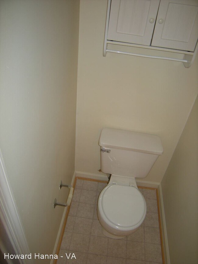 Building Photo - 3 br, 2.5 bath House - 10 Miranda Court