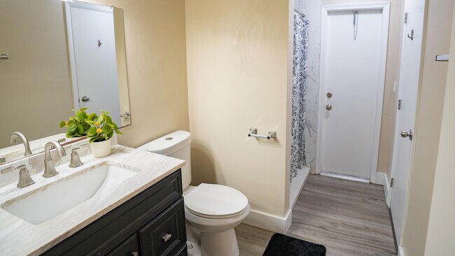 Building Photo - 8844 Marge Ct