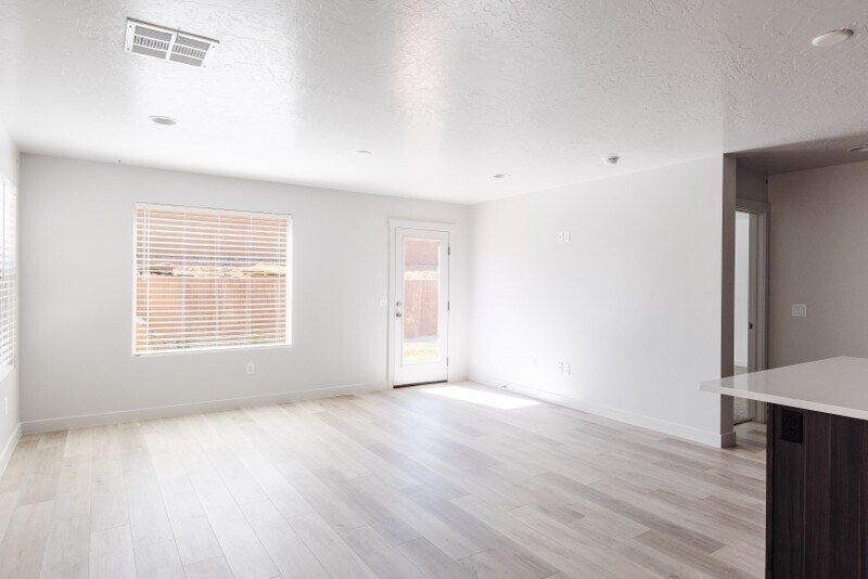 Building Photo - 5989 Europa Ln