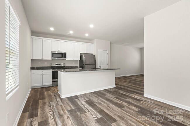 Building Photo - 117 Dogwood Vlg Trl