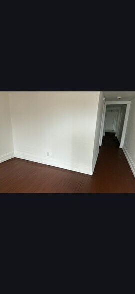 Building Photo - 15220 Saranac Rd