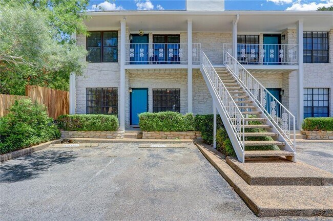 Building Photo - 1610 Waterston Ave