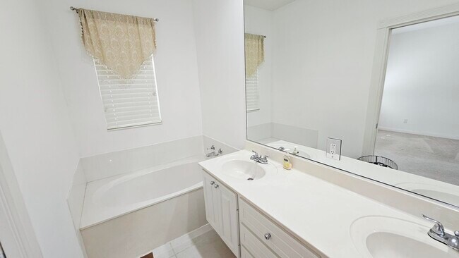 Building Photo - 2868 W Community Dr