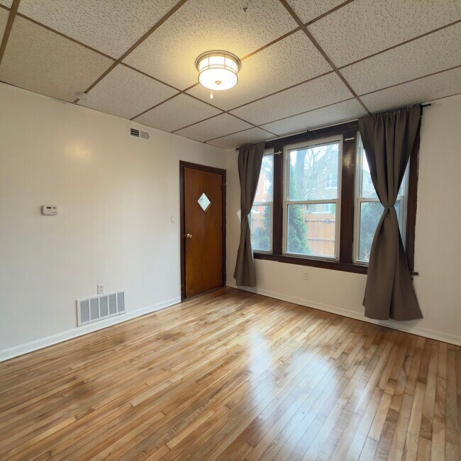 Building Photo - 4232 S California Ave