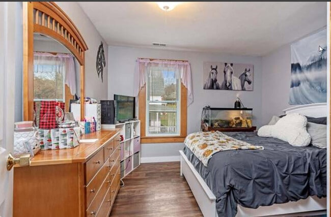 Building Photo - 3 Orchard St